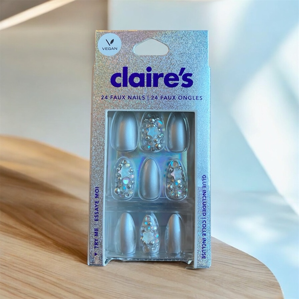NEW Claire's Vegan 24 Faux Nails Silver Star Gems Design Press On Glue